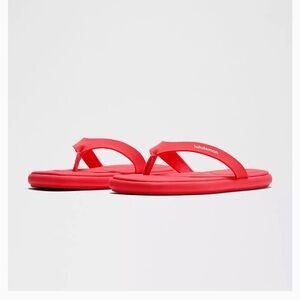 NWT Lululemon Restfeel flip flops